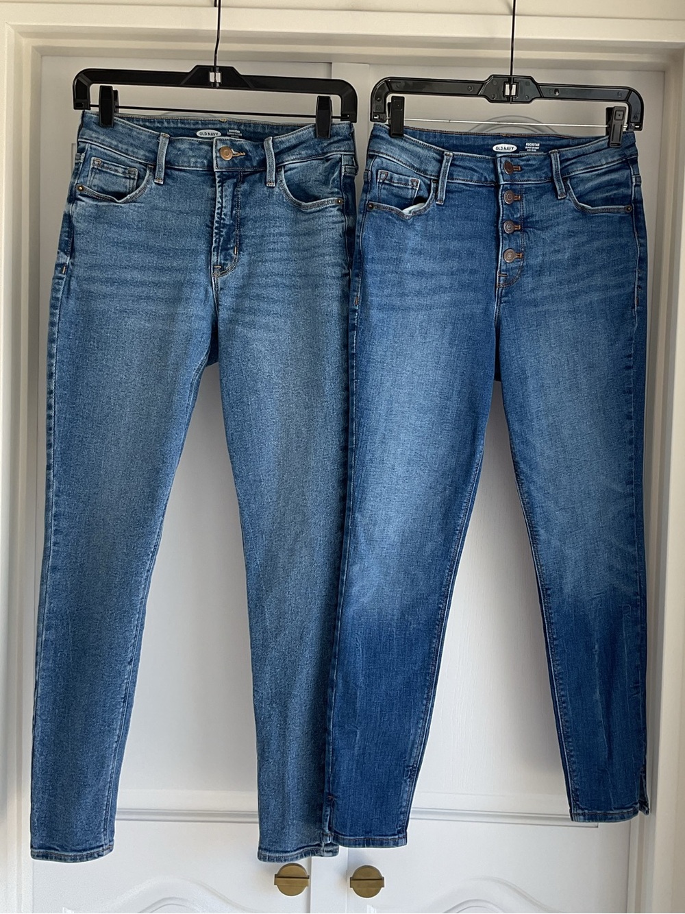 (2) Old Navy women’s Rockstar Jeans